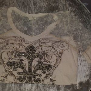 Daydreamer lace sleeve tee